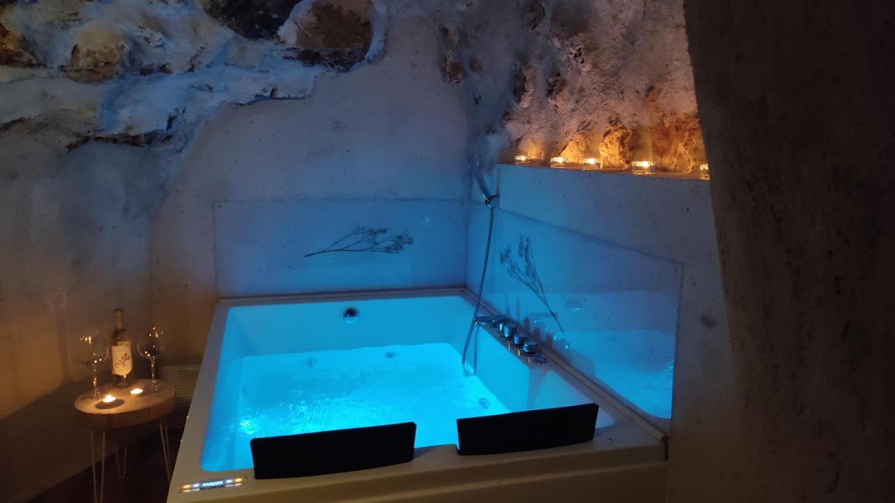 Las Cuevas Del Agua Chinchon Exterior photo
